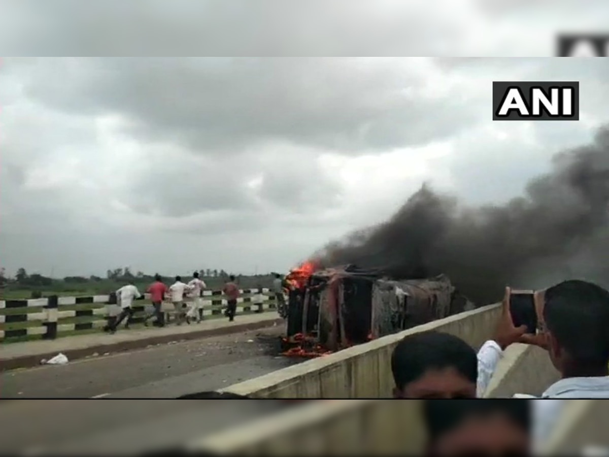 Maratha protests: 2 fire brigade vehicles torched, cops attacked in Aurangabad as Maharashtra bandh turns violent 