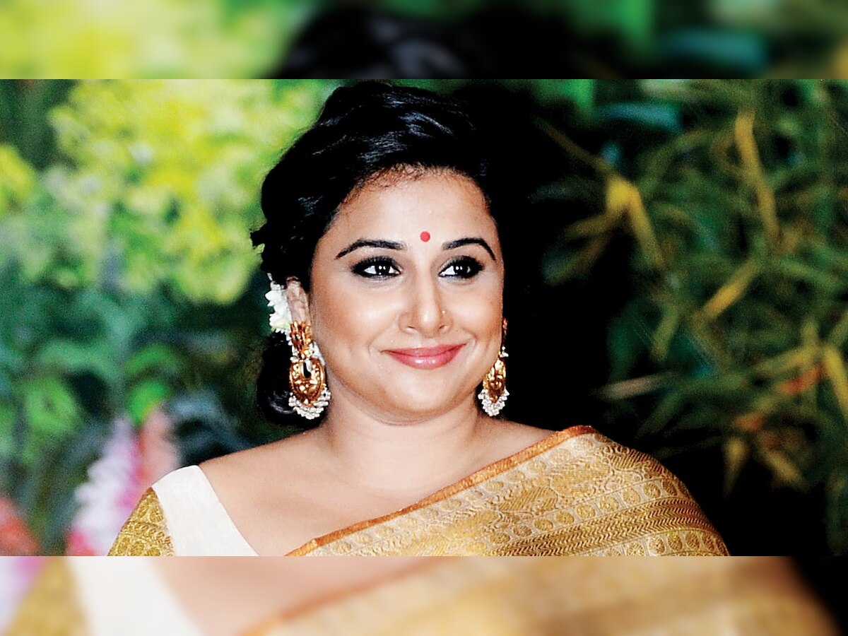 Vidya Balan takes harmonium lessons 