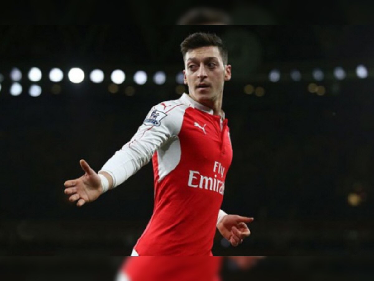 Mesut Ozil has respect of ‘every player here,’ Arsenal boss Unai Emery says