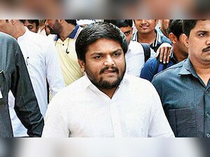 Hardik Patel puts up a brave face, will go on fast