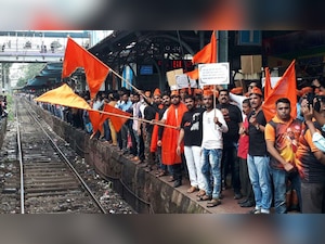 Maratha crisis: Shiv Sena questions Maharashtra govt's 'mishandling' of protests
