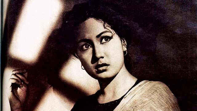 Revealed: Here's why 'Tragedy Queen' Meena Kumari used to hide her ...