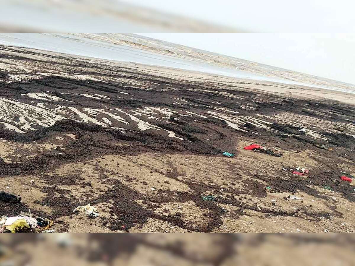 Tar balls spread to more areas in Valsad