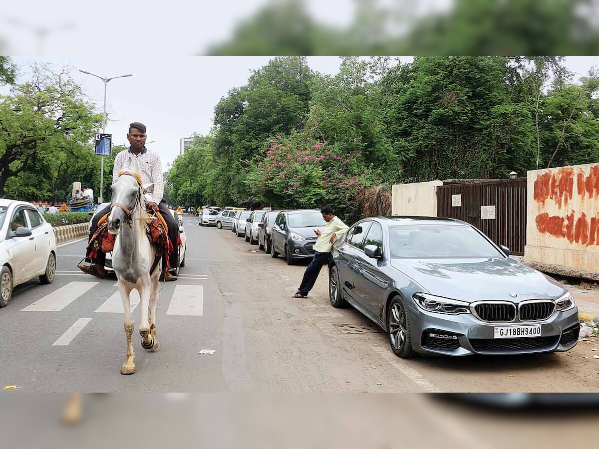 Ahmedabad: 112 notices issued, 209 fined in mega traffic drive