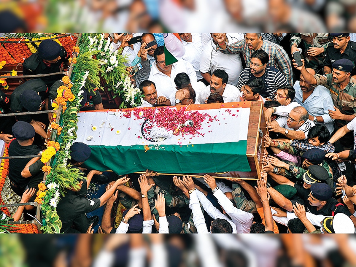 Mumbai: Thousands turn up to bid last goodbye to Major Kaustubh Rane killed on LoC