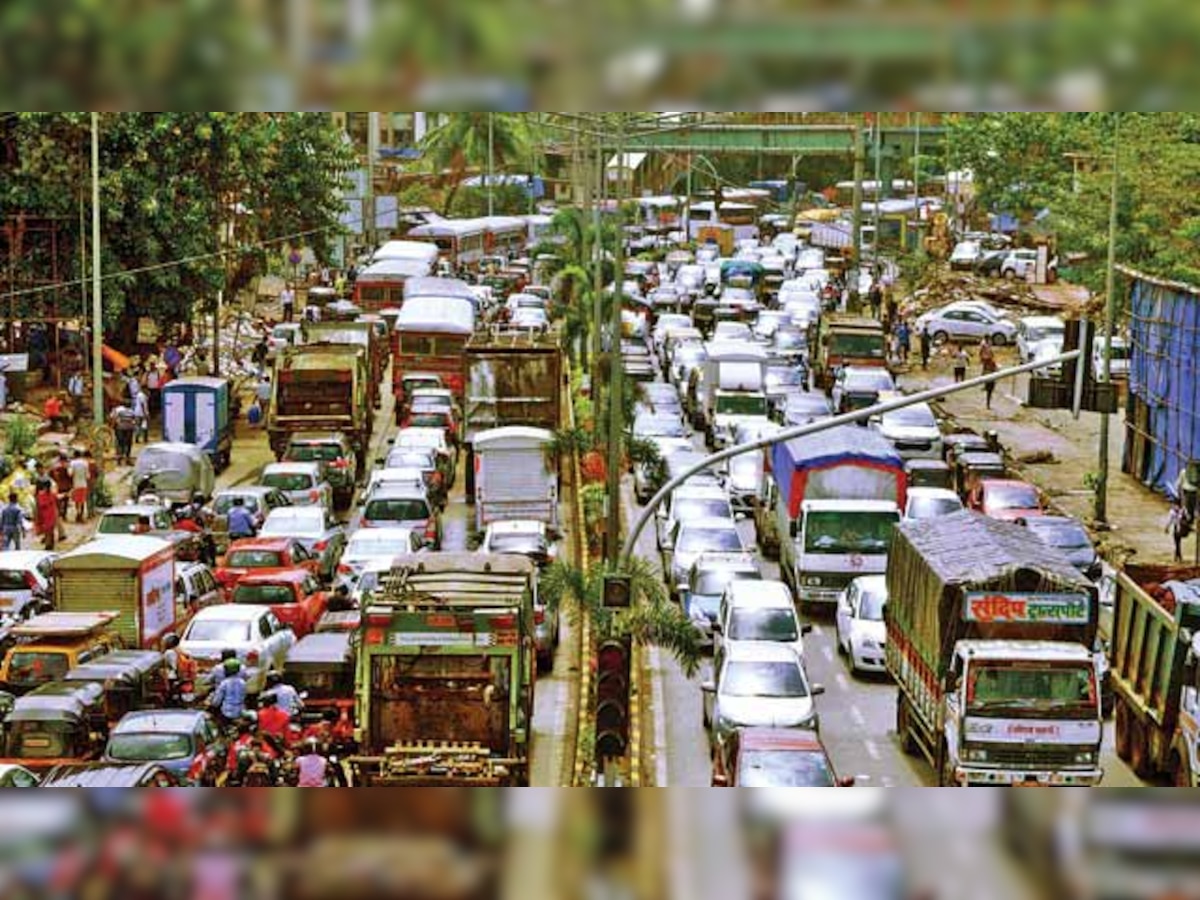 Mumbai: Traffic congestion on Eastern Express Highway, LBS Road and JVLR