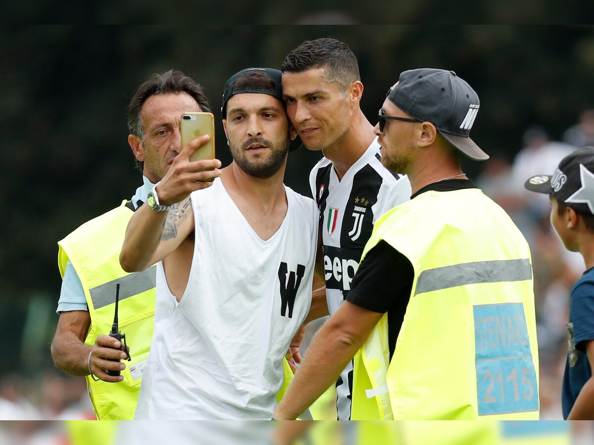 Cristiano Ronaldo scores first Juventus goal in just 8 minutes, match abandoned after fans invade pitch