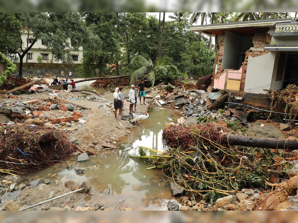 Kerala rains: IMD issues red alert in 12 district; Cochin airport suspends flight operations