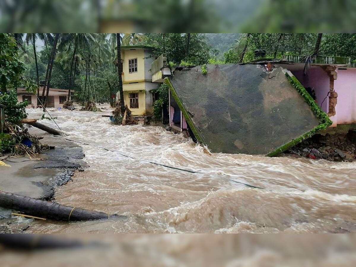 67 dead in Kerala floods, 1.5 lakh shifted to relief camps; Red Alert in 12 districts