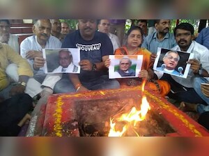 India prays for Atal Bihari Vajpayee - Ex-PM critical, on life-support system; Modi visits him again