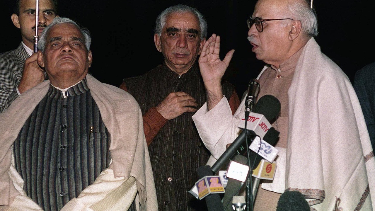 Phir Subah Hogi: When Advani And Vajpayee Got Over An Electoral Loss In ...