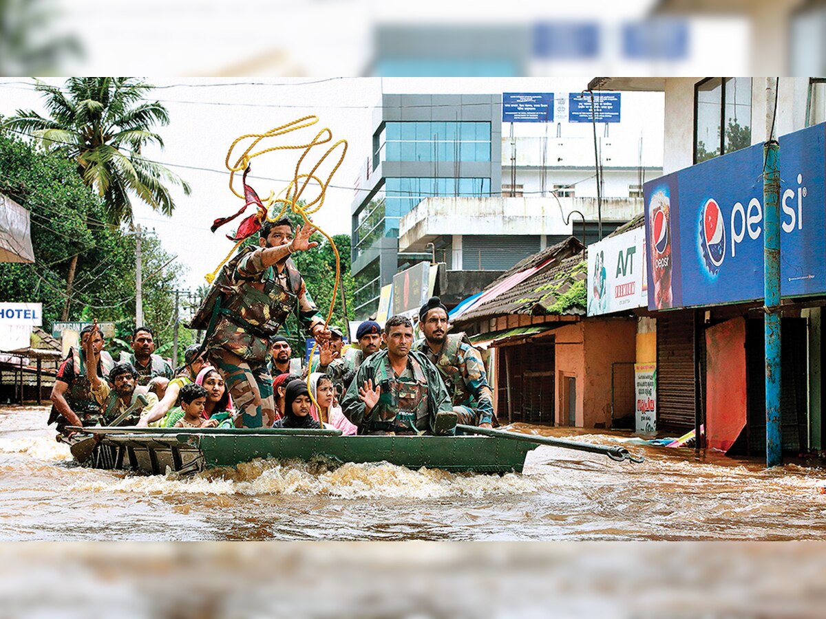 Kerala Floods: Navy deploys 18 more teams, readying 25 more