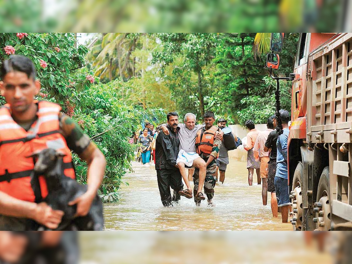 Kerala floods: 10,000 being rescued, 8 lakh sent to camps; rehabilitation a challenge