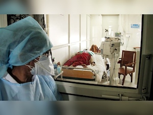 Two top Delhi government hospitals have no boss