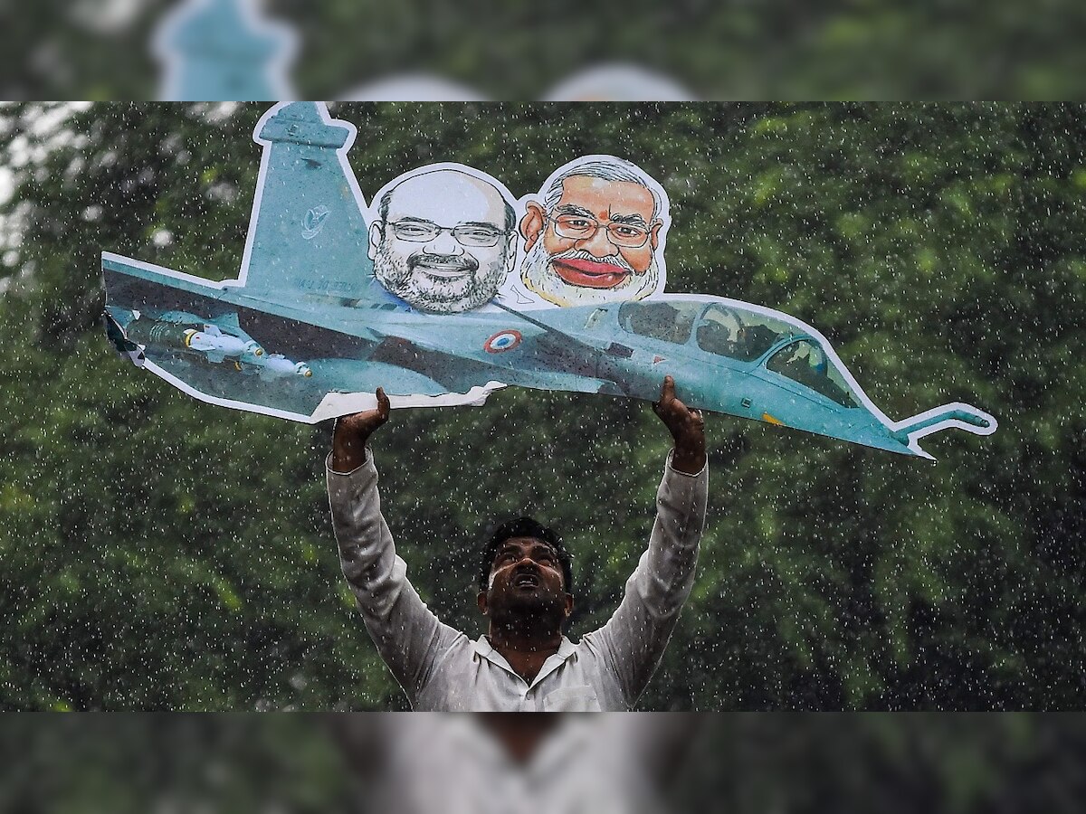 #ChorPMChupHai - With a video on Nirmala Sitharaman and Modi, Congress' latest jibe over Rafale