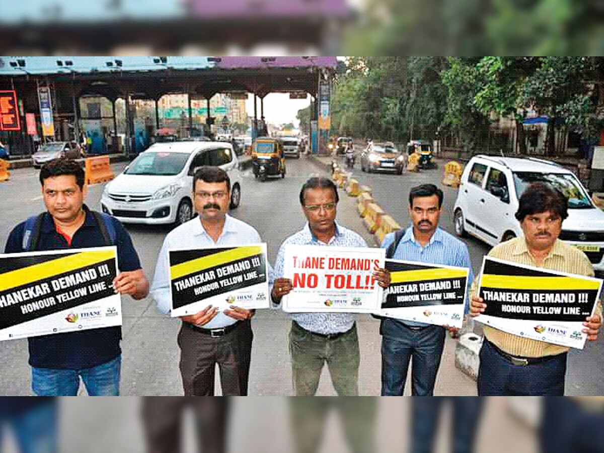 Thanekars stage protest over toll, seek implementation of yellow line rule