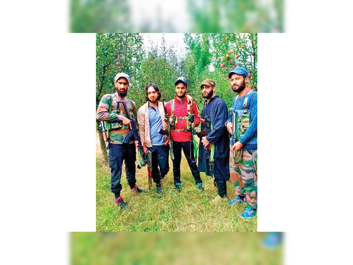 Special police officer Adil Bashir Sheikh, who fled with weapons joins Hizbul Mujahideen