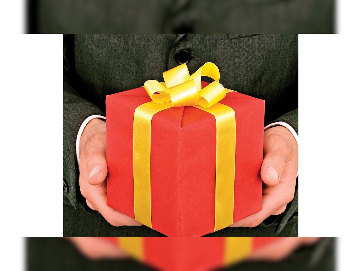 You can save tax by gifting cash, jewellery, property to family members