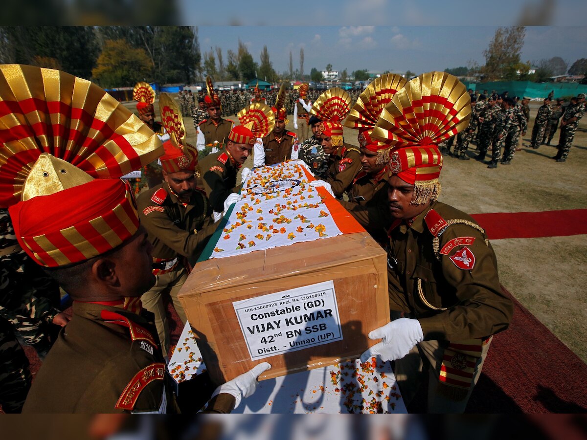 Wife of soldier martyred in Vallery delivers baby girl hours before his cremation