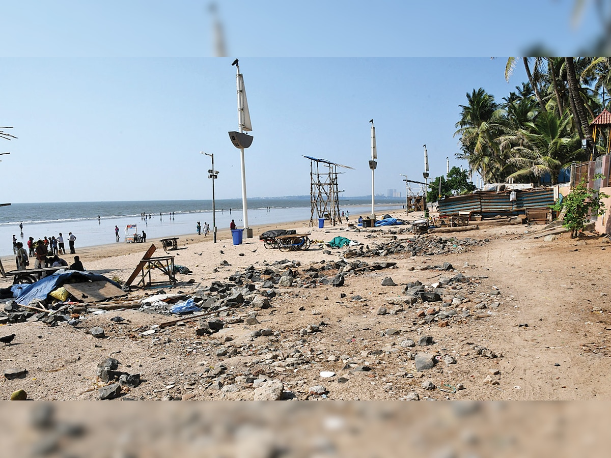 Mumbai: Polluted water, plastic trash put tourists off