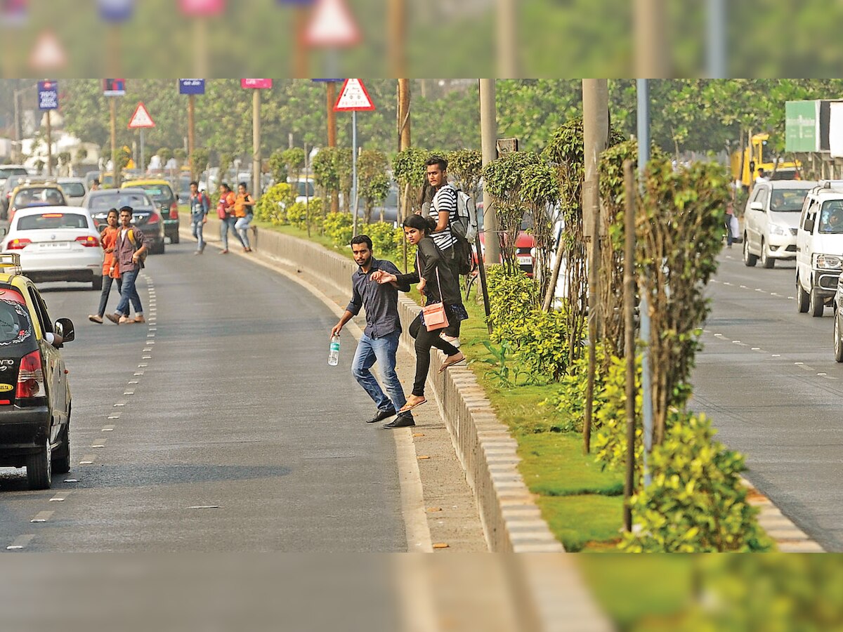 Mumbai Traffic cops hit brakes on overspeeding at Marine Drive