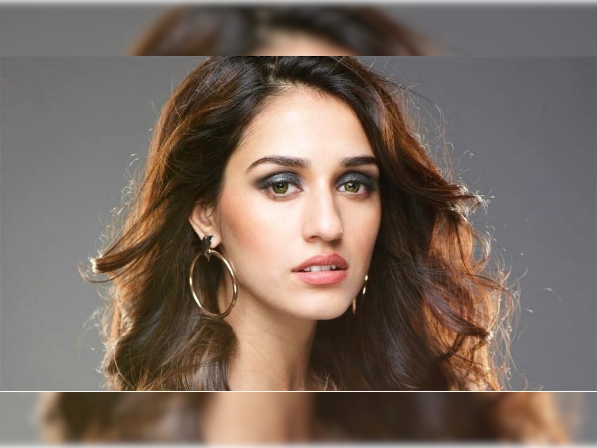 Here's why Disha Patani's 'Bharat' look hasn't been released yet