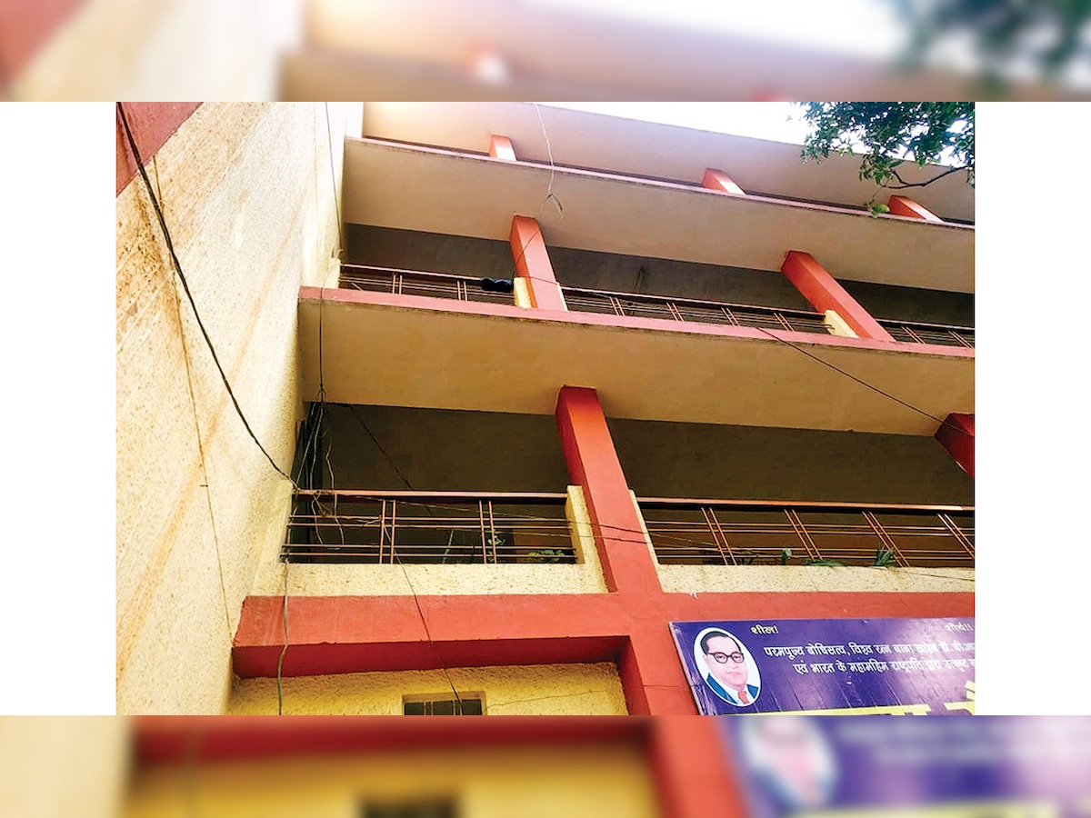 Farmer dies after falling from Ambedkar Bhawan's 3rd floor in Central Delhi