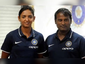 Following captain Harmanpreet's support, Powar re-applies for women's cricket team coach job