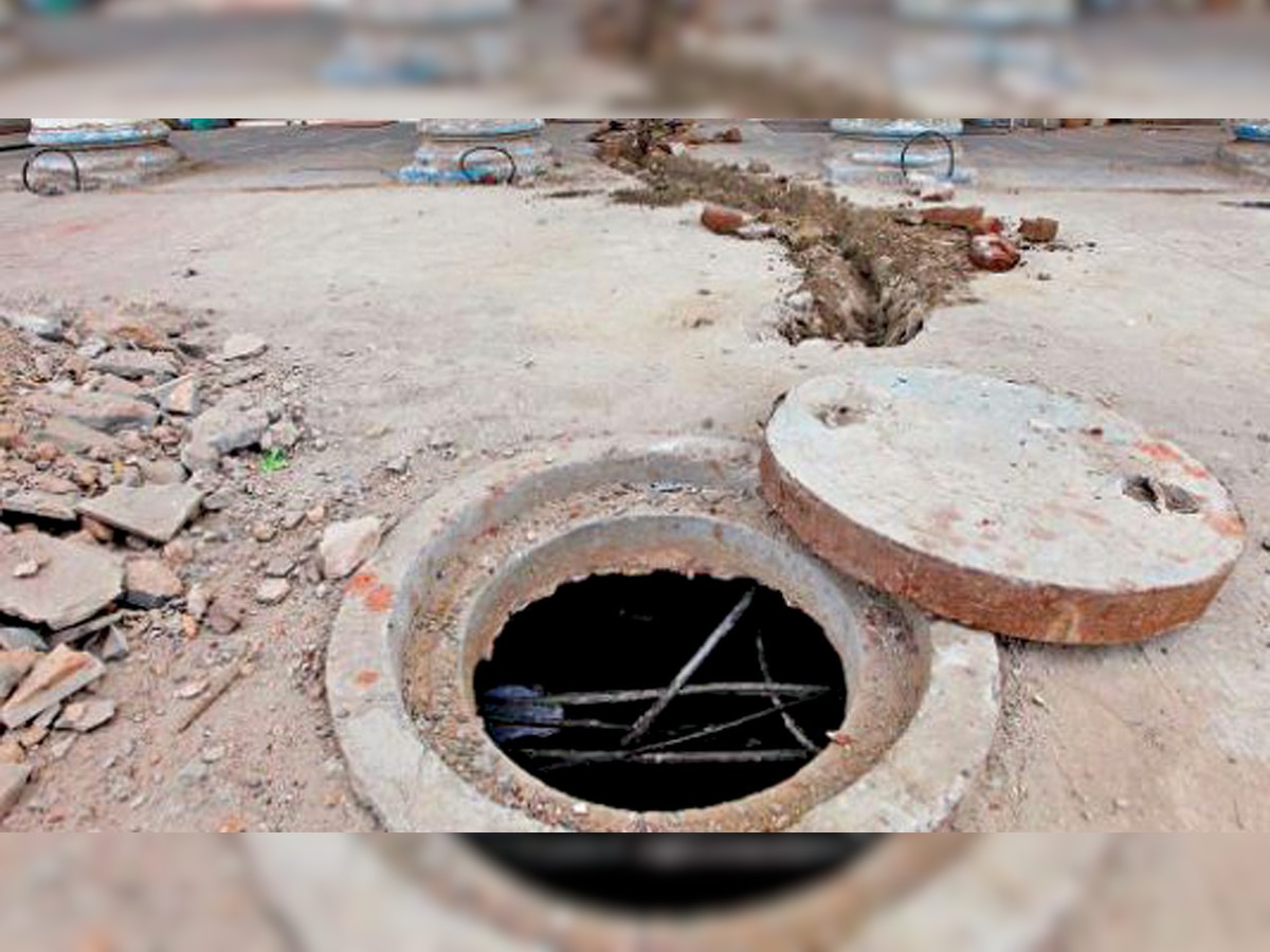 DNA EXCLUSIVE – Pay Rs 2 lakh to family of father-son duo who died in manhole: MSHRC