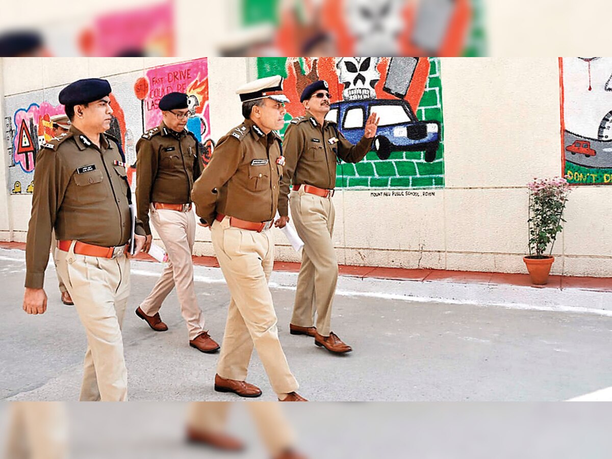 Delhi police commissioner Amulya Patnaik fetes traffic police