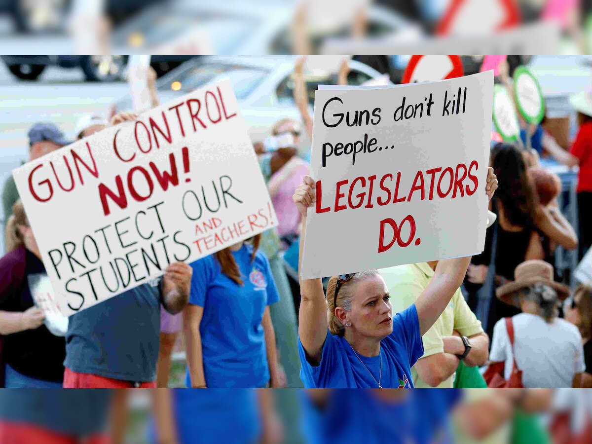 Trump panel on school safety recommends arming staff, veterans as guards to keep students safe 