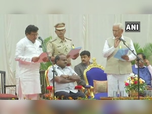Kumaraswamy ministry expanded; 8 Congress ministers inducted, two axed 