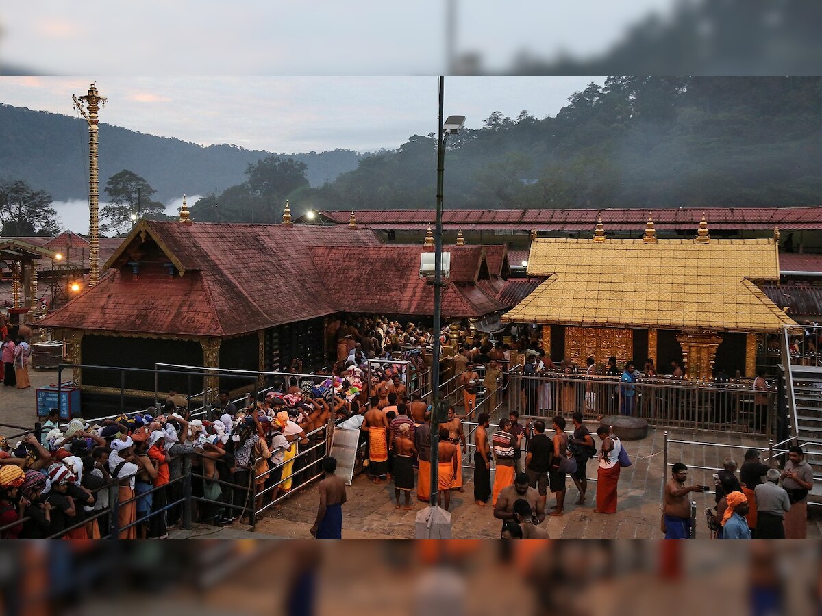 Sabarimala row: Two women devotees stopped by protesters at Kerala's Appachimedu