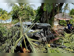 Indonesia tsunami death toll climbs to 373, rescue operations continue