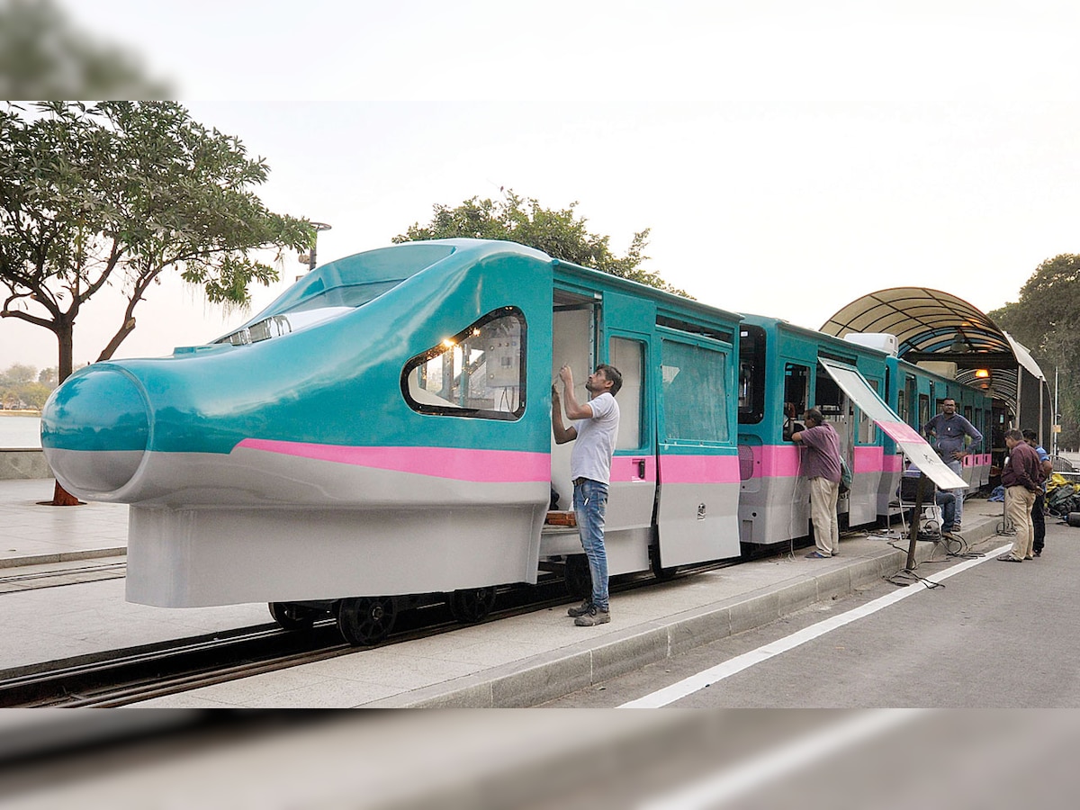 Ahmedabad: Kankaria Carnival kick-off with floating restaurant and bullet train replica