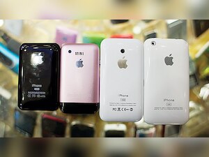 Mumbai: Man tries to sell fake iPhone, gets a ride to police station