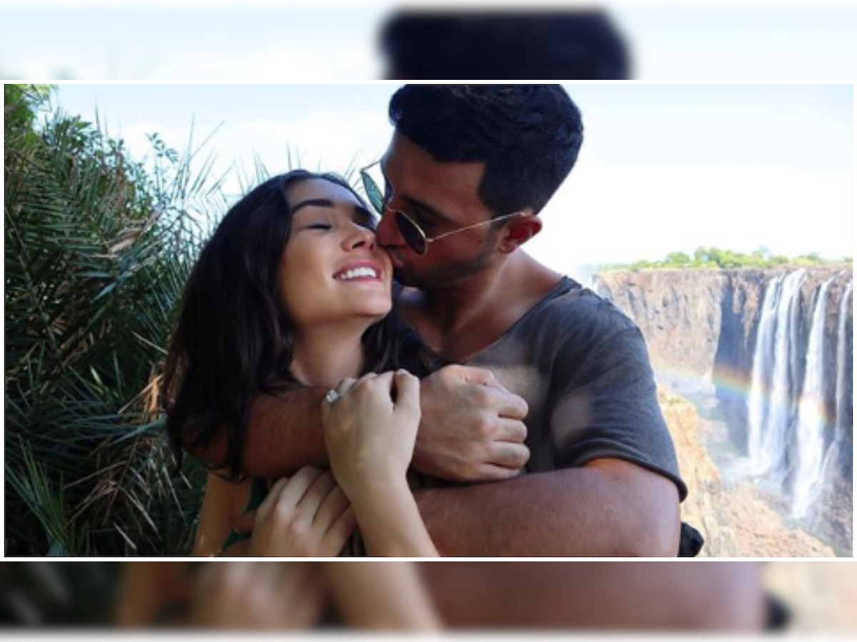 '2.0' actress Amy Jackson gets engaged, shares romantic pic with fiancé George Panayiotou