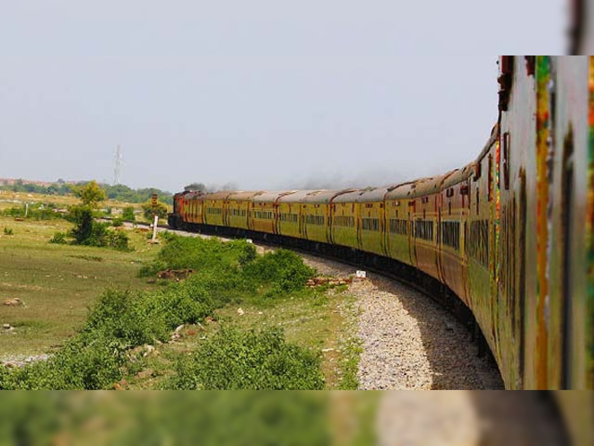 Robbery on Duronto express, passenger says security didn't respond during mishap