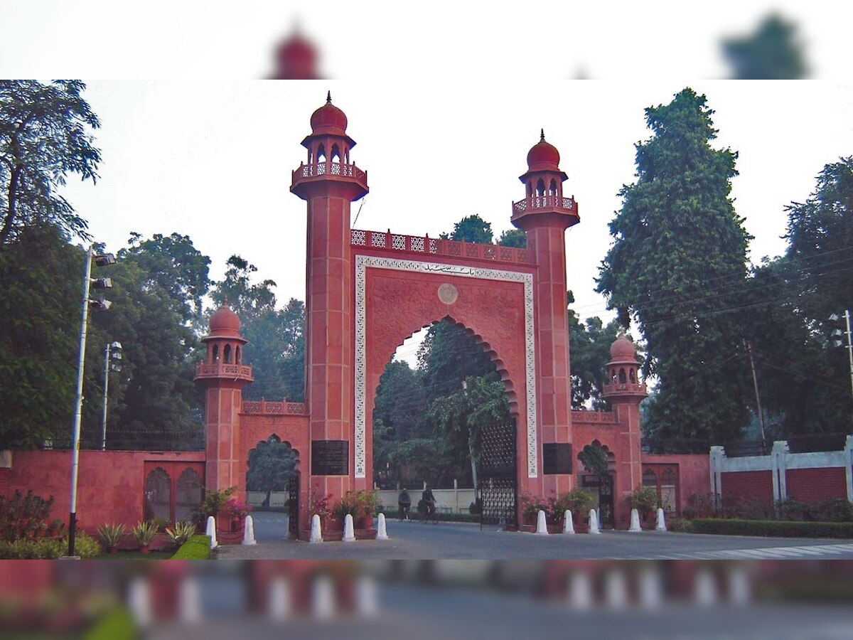 Aligarh Muslim University sends showcause notices to 2 students over unauthorised Tricolour rally