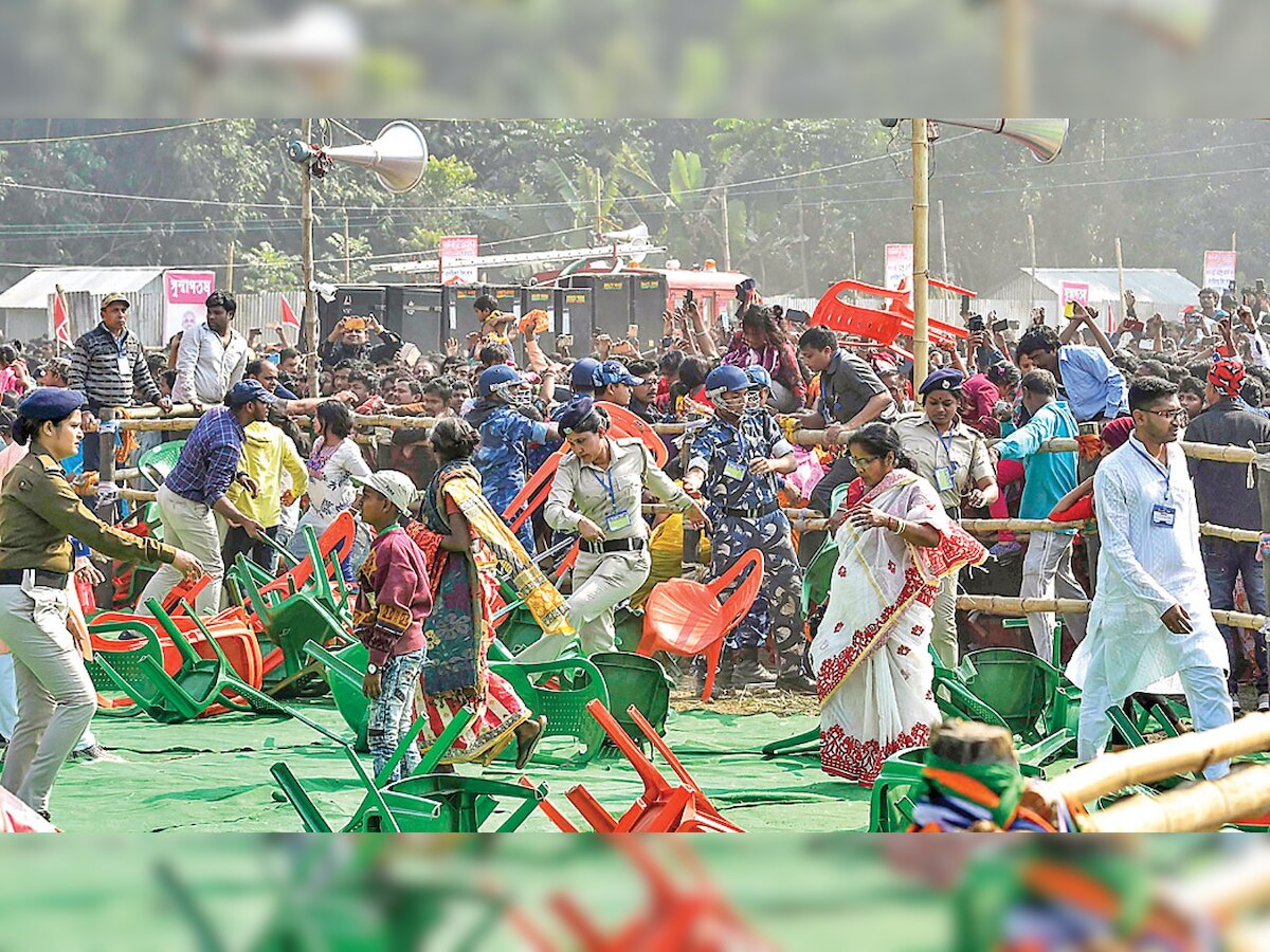 Stampede-like scene at PM Narendra Modi's rally at Thakurnagar leaves 25 hurt