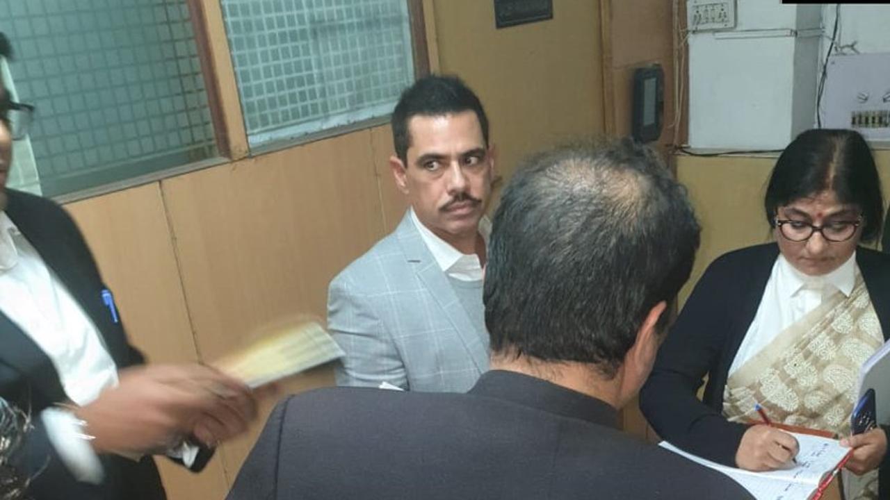 Money-laundering Probe: Accompanied By Priyanka, Robert Vadra Appears ...