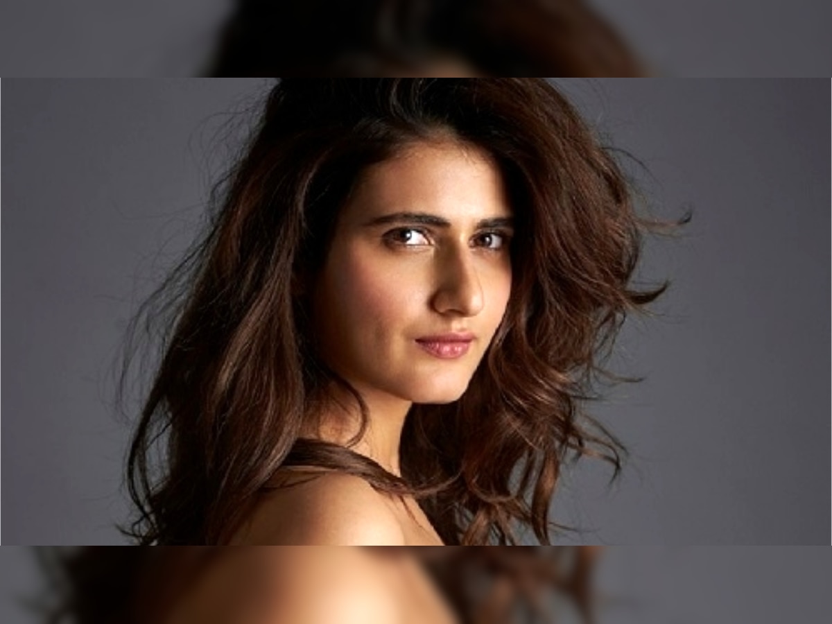 Fatima Sana Shaikh enjoys tea time while shooting for Anurag Basu's next in Bhopal