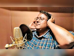 National hero Wing Cdr Abhinandan's release inspires musical tribute