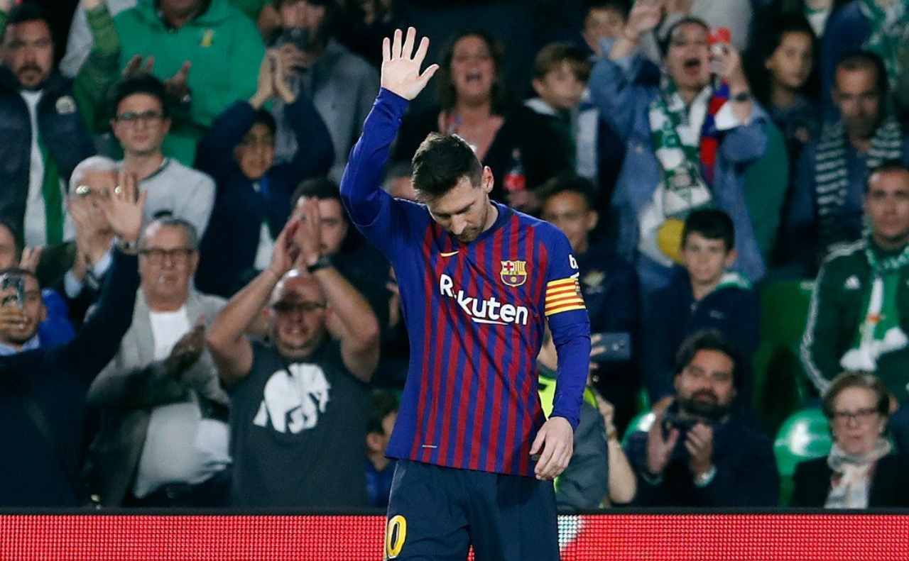 La Liga Fans Chant Messi Messi Messi As They Give Him Standing Ovation la-liga-fans-chant-messi-messi-messi-as-they-give-him-standing-ovation