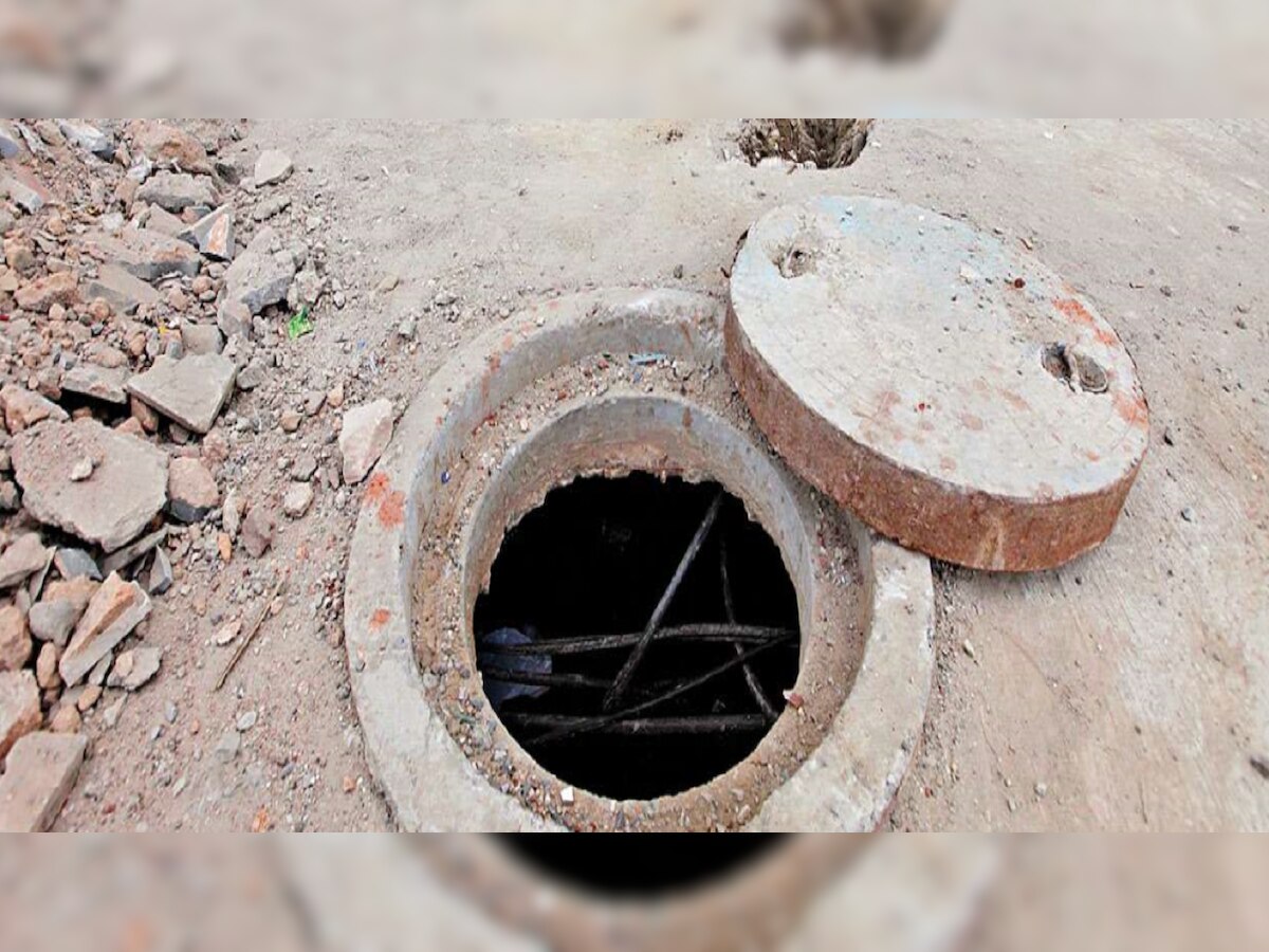 Delhi: Two staffers die while cleaning restaurant's sewage treatment unit 