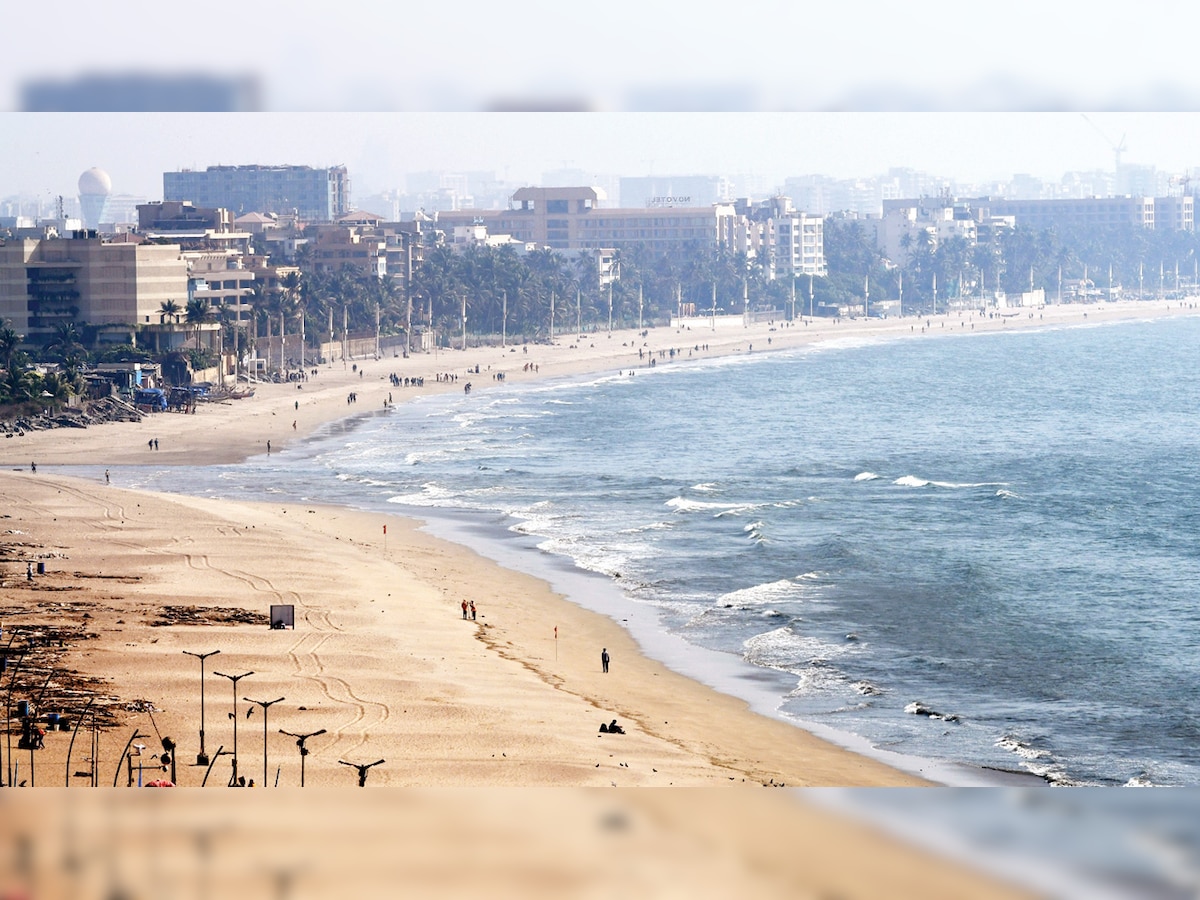 Glittery advertisements to obstruct your sea view at Juhu, Bandra soon