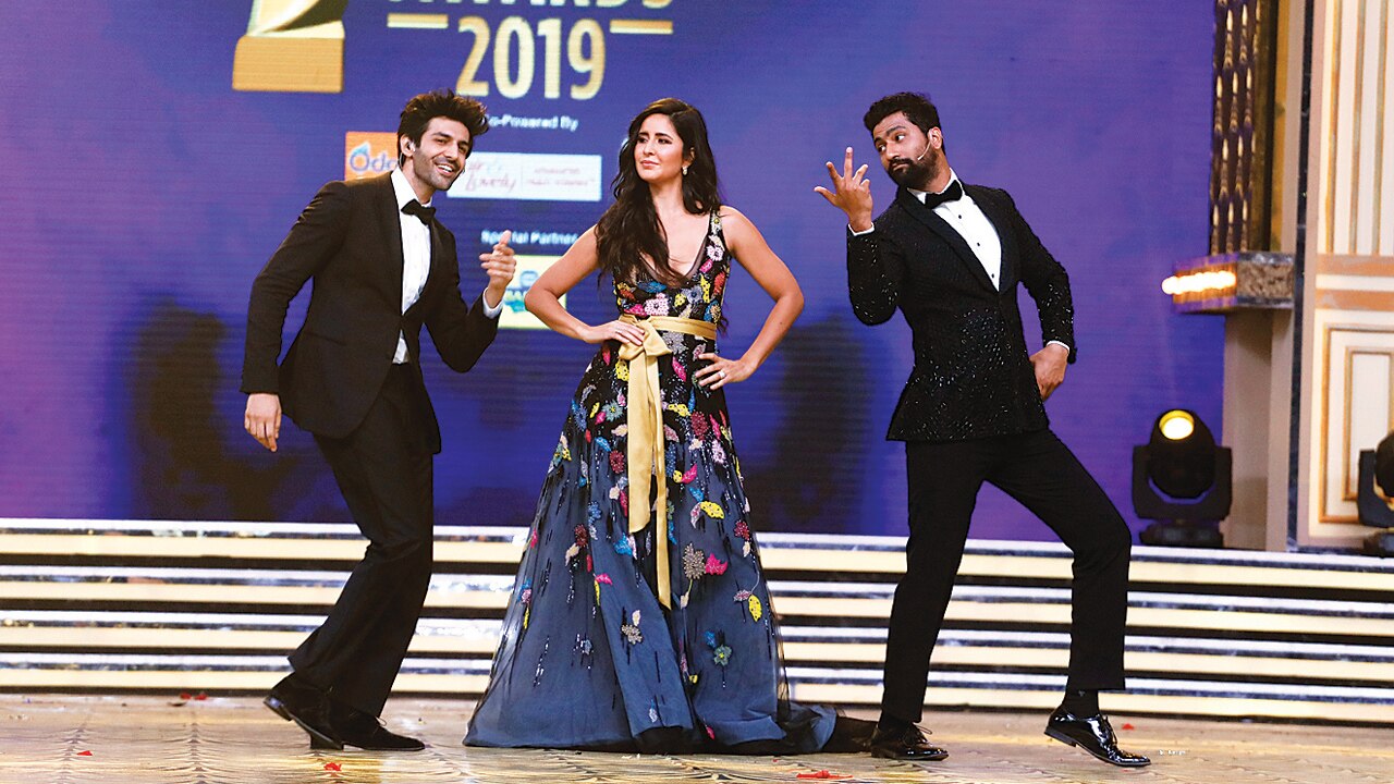 [Image: 807572-kartik-aaryan-katrina-kaif-vicky-kaushal.jpg]