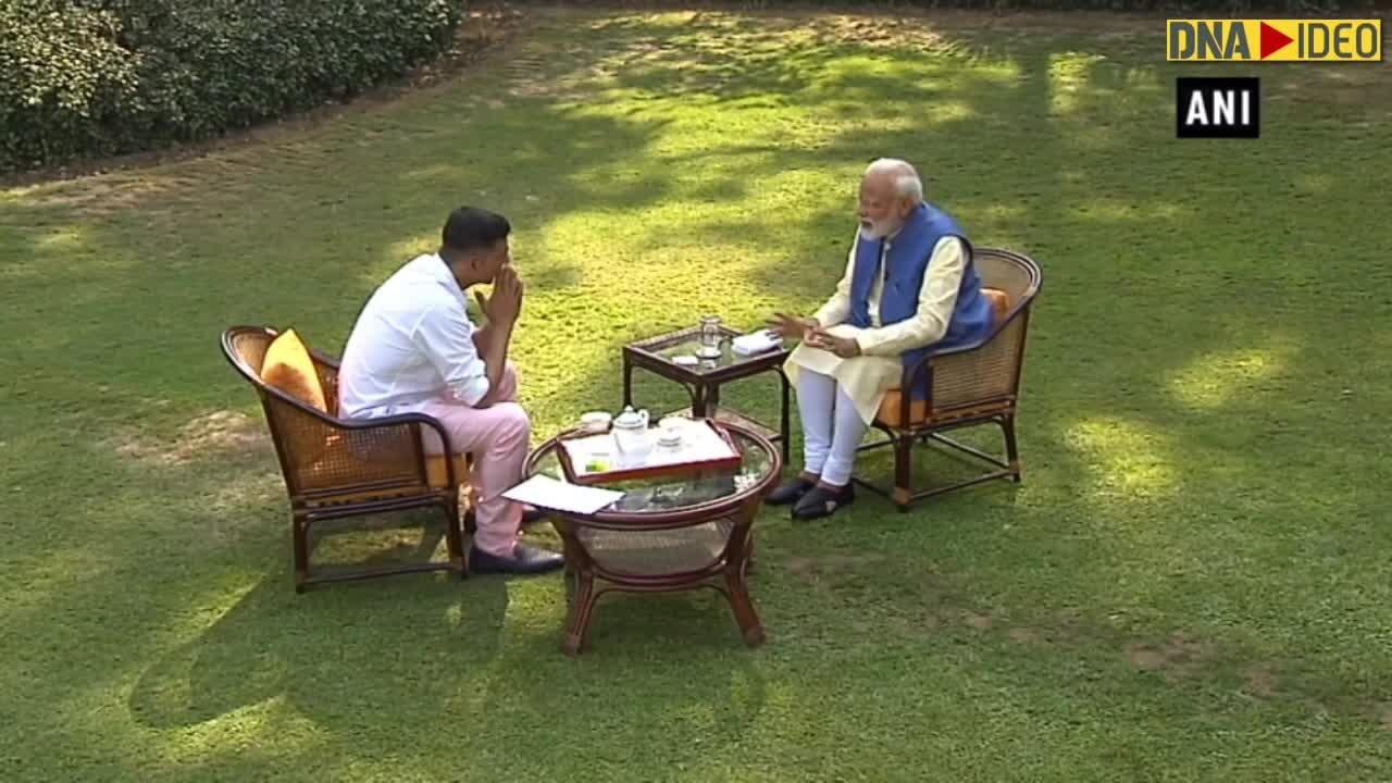 PM Modi cracks up Akshay Kumar with mention of his wife Twinkle Khanna