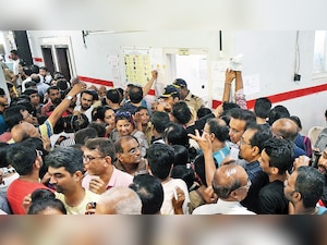 Kandivali voters miffed over chaos at poll booth