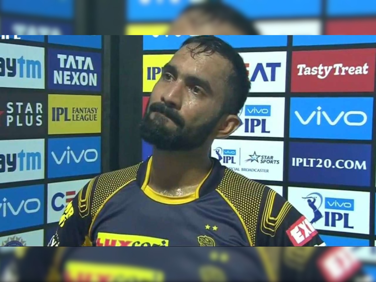 IPL 2019 KXIP vs KKR: Angry Dinesh Karthik gives Kolkata players public dressing down, Twitter asks 'what’s going on?' 